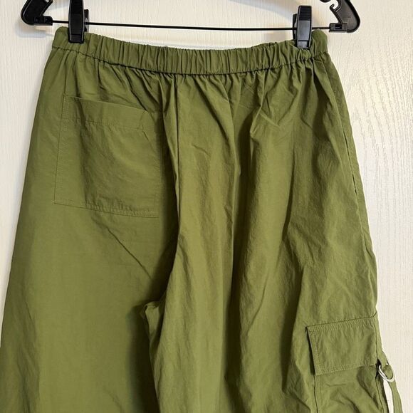 SOLD! Urban Outfitters Jana Nylon Balloon High-Rise Cargo Pant M Green - Picture 8 of 13